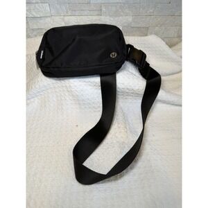 Lululemon Black Belt Bag Fanny Pack Crossbody Adjustable Strap Zip Pockets